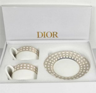 Elegant classic set of 2 Cup and 2 saucer with box